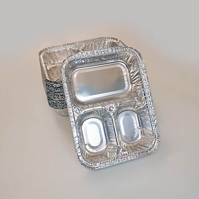 Casseroles en aluminium &agrave; 3 compartiments