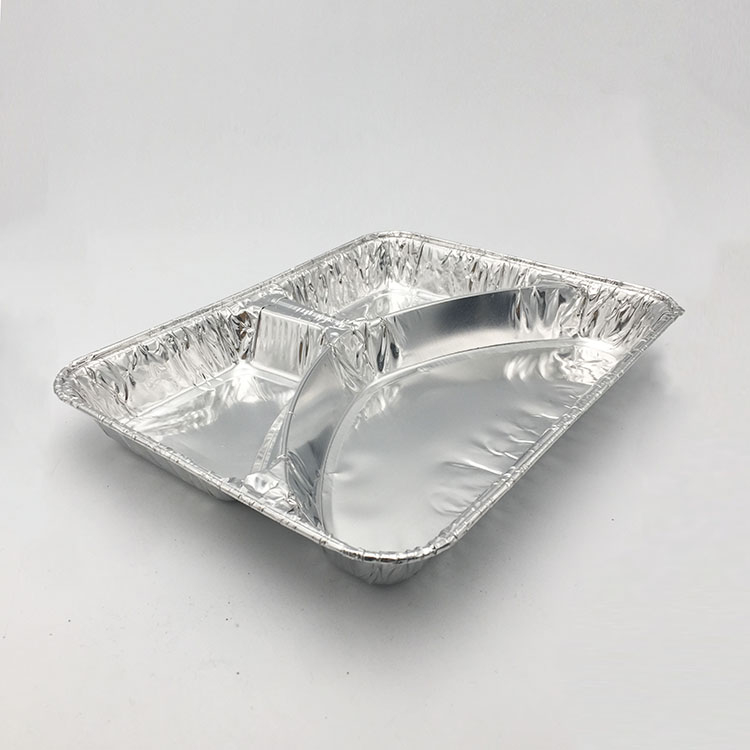 Petits plats à four et couvercles en aluminium